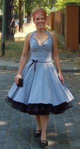 Retrodress 2 black white flowers