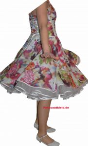 50er Blumenkleid zum Petticoat im 3 D Design