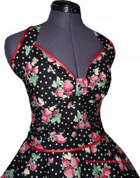 50th strawberrydress black with white dots modell 1